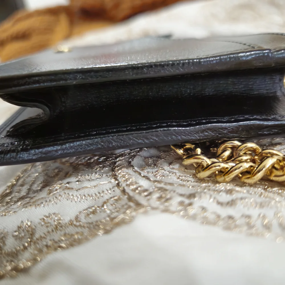 Gucci Black Leather Crossbody Bag with Gold Chain and Double G - Picture 5 of 7